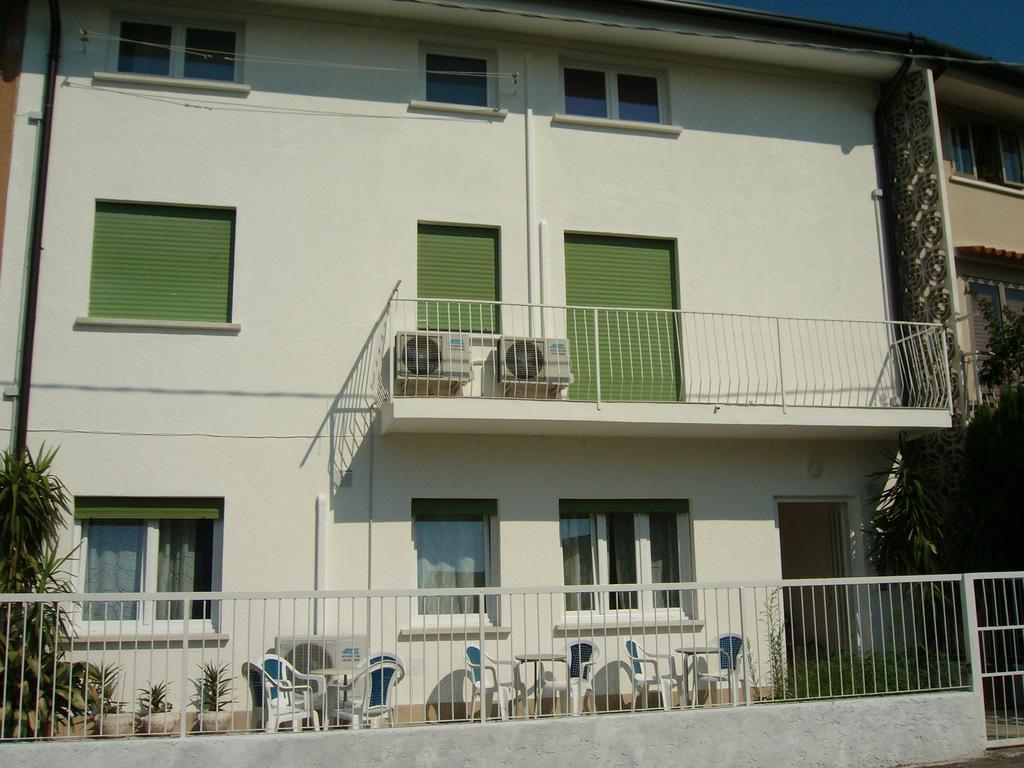 Appartamenti Condominio Daniele غرادو الغرفة الصورة